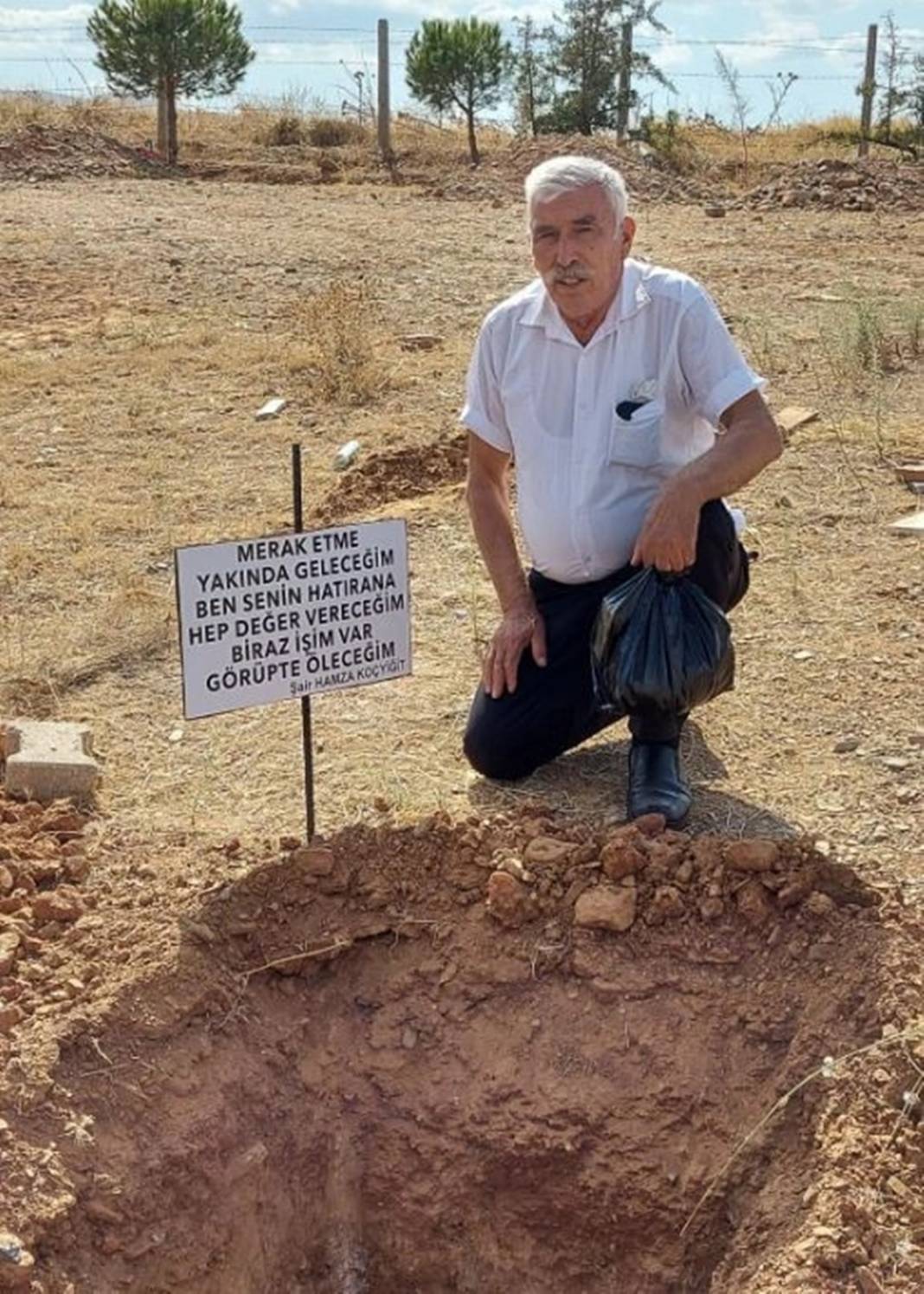 Kendi elleriyle kazdığı eşinin mezarına bıraktığı not, okuyanları ağlattı! Acısı hâlâ geçmedi... 9